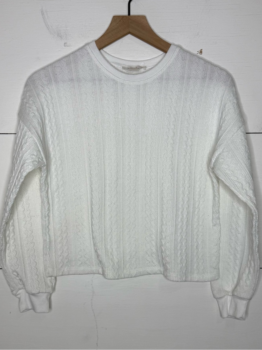 Urban Romantics • White Cable-Knit Crew Sweater Size Small
